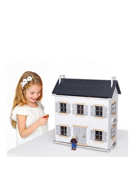 karina-doll-house