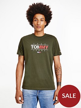 tommy-jeans-essential-graphic-t-shirt