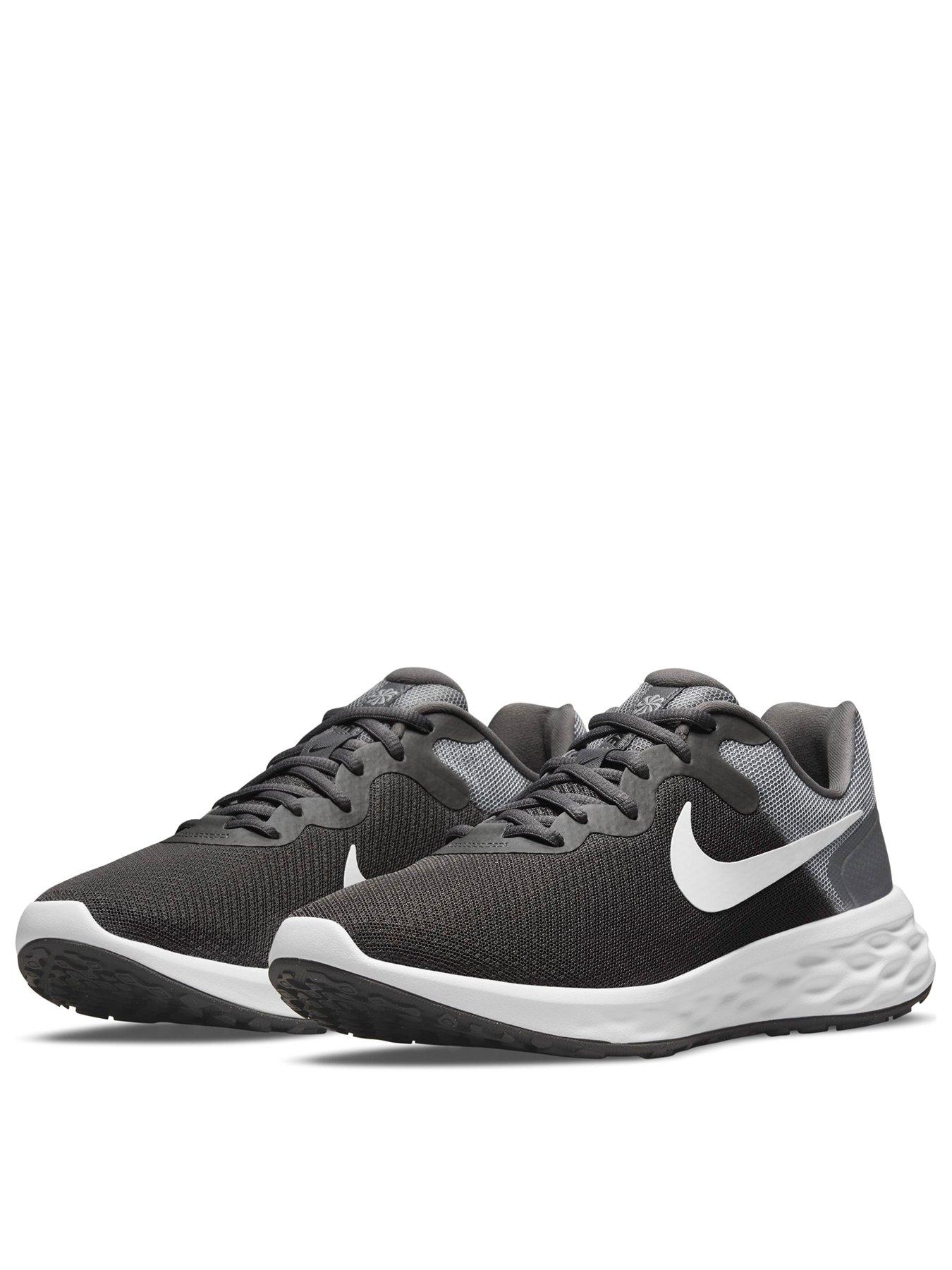 Nike store revolution sale