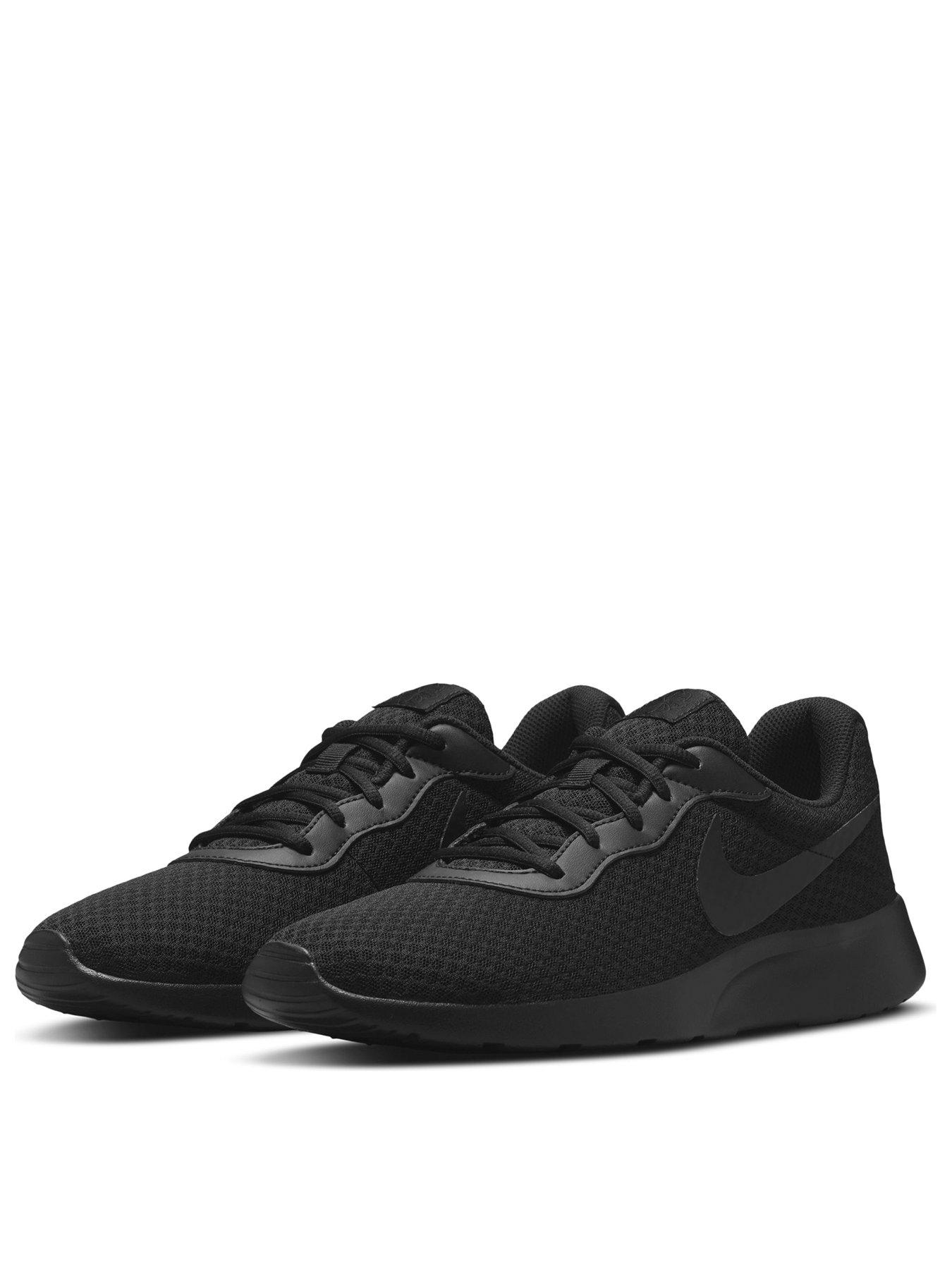 Black nike shop tanjun trainers