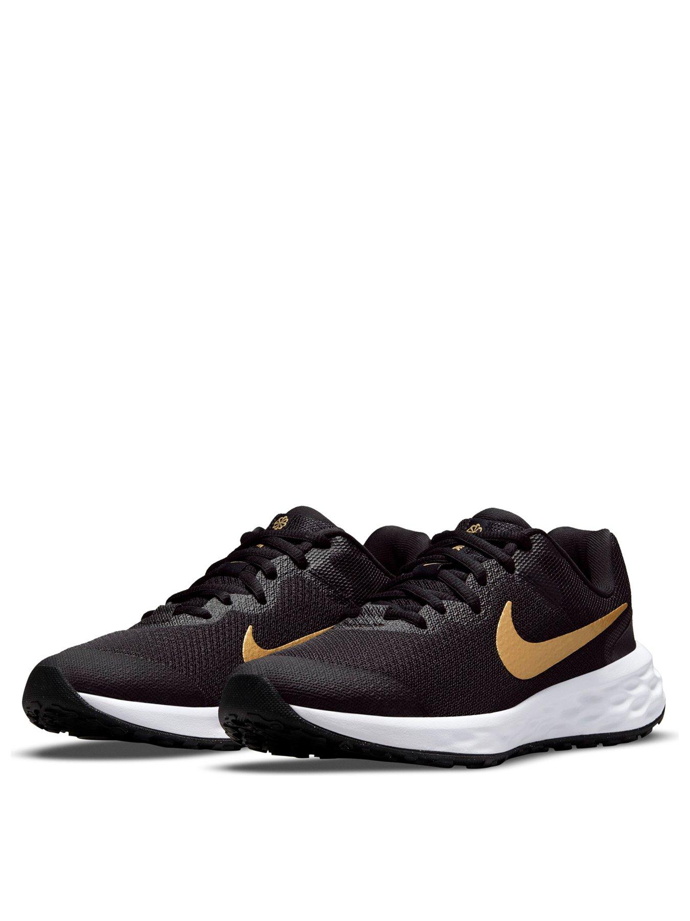 Nike deals revolution trainers