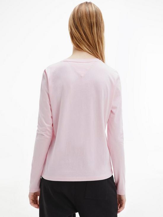 stillFront image of tommy-jeans-slim-organic-logo-long-sleeve-jersey-top-pink