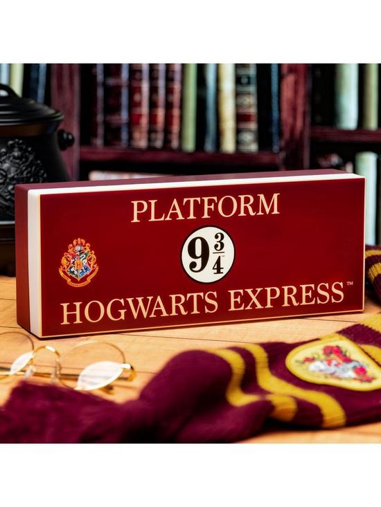 stillFront image of harry-potter-hogwarts-express-logo-light