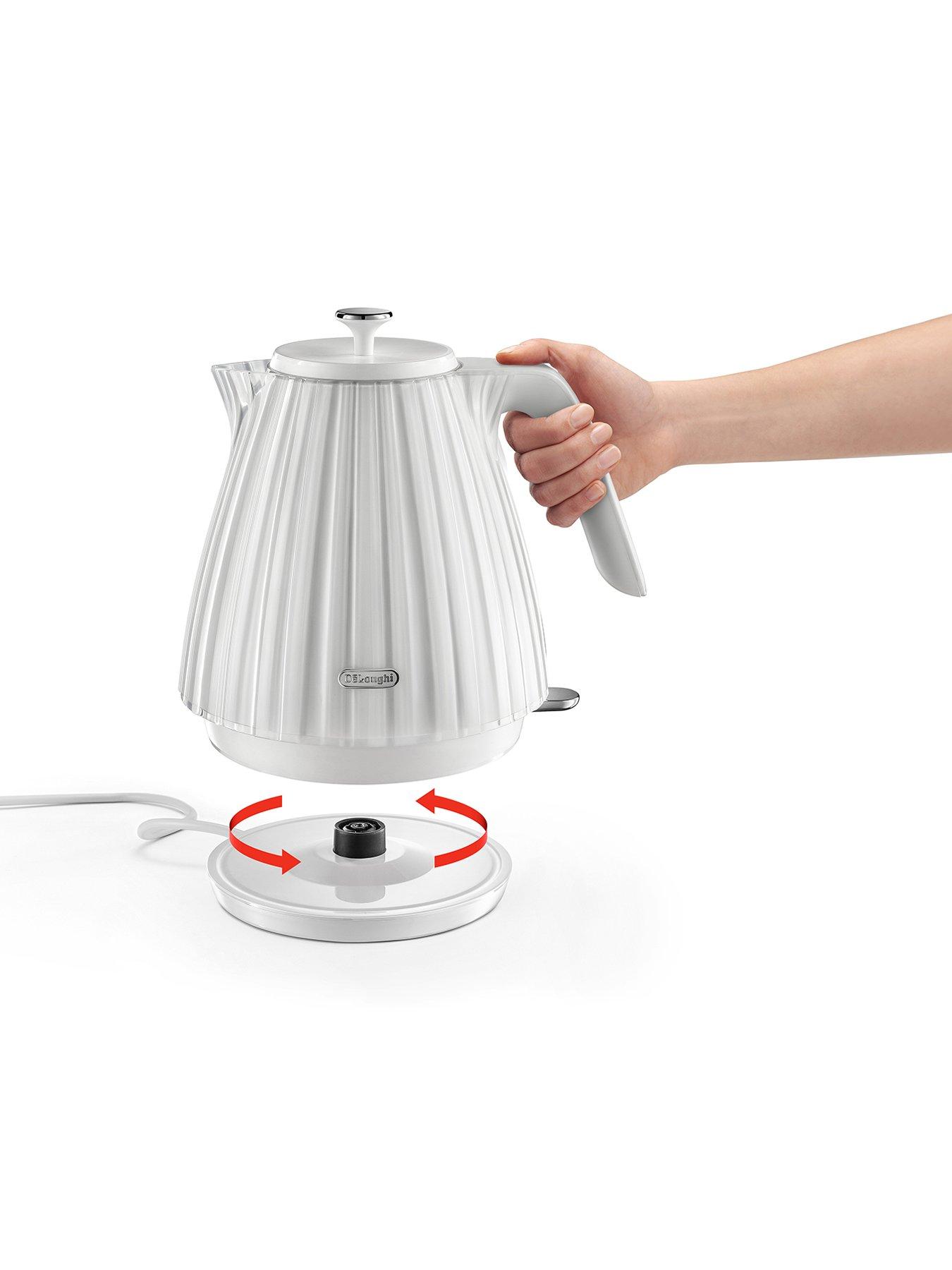 Image 4 of 5 of DeLonghi Ballerina Kettle - White