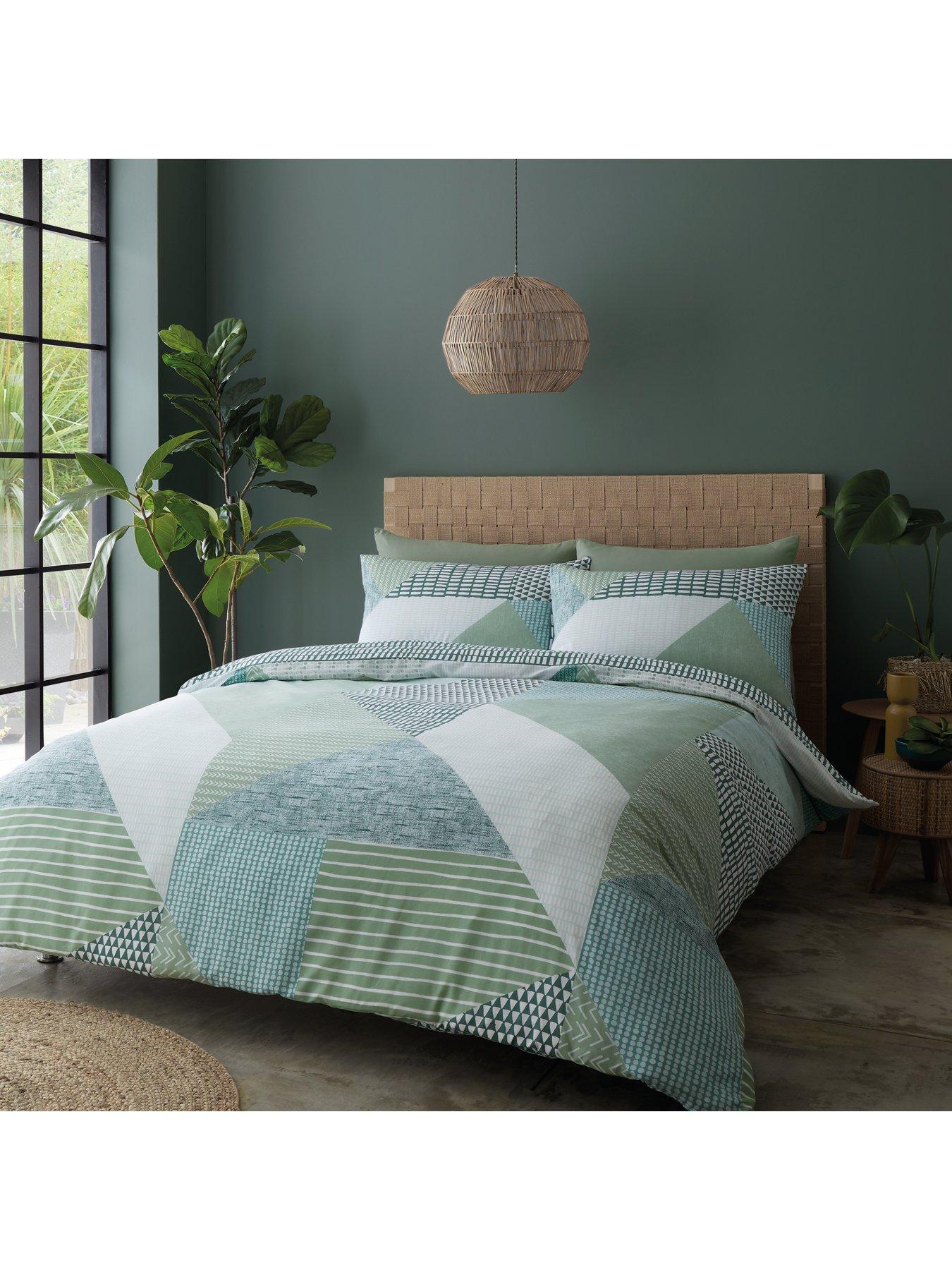 Catherine Lansfield Larsson Geo Duvet Cover Set - Green