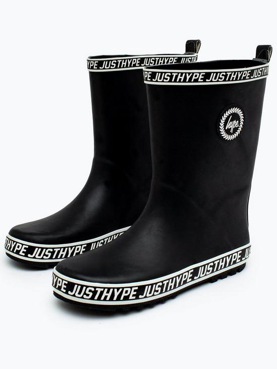 front image of hype-kids-crest-wellies-black