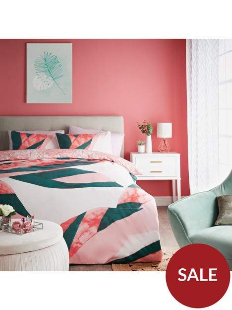 cosmoliving-by-cosmopolitan-cosmo-living-miami-reversible-duvet-cover-set-pink