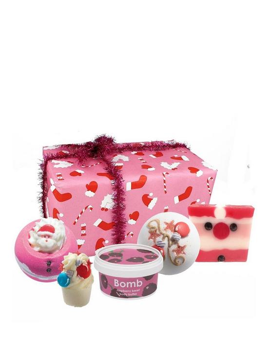 front image of bomb-cosmetics-christmas-tree-tment-bath-bomb-gift-set