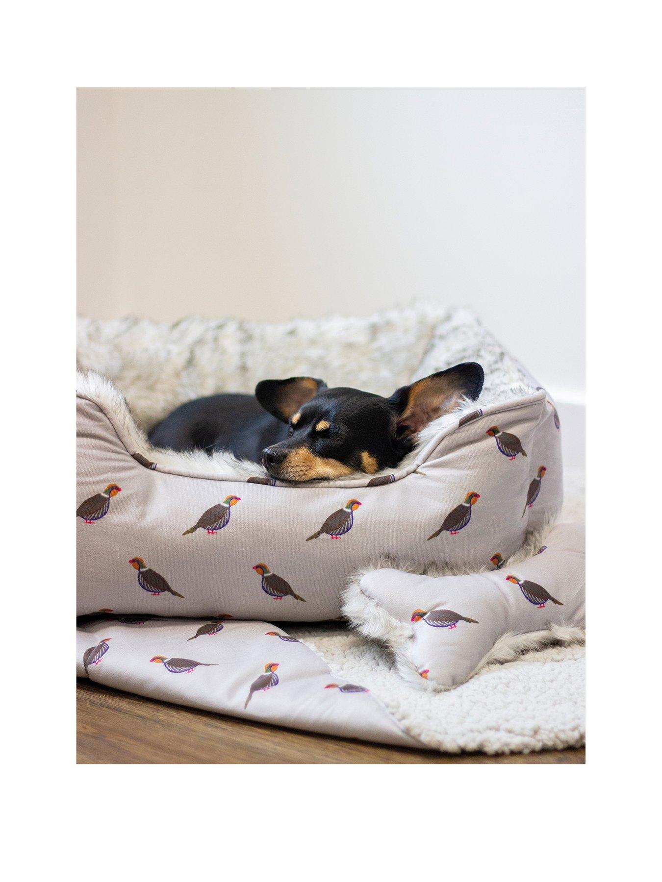 rosewood-phesant-print-pet-bed-bundle-smallmedium