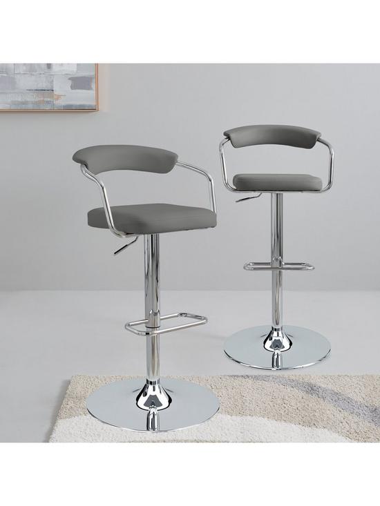 stillFront image of everyday-pair-ofnbsptexas-bar-stools