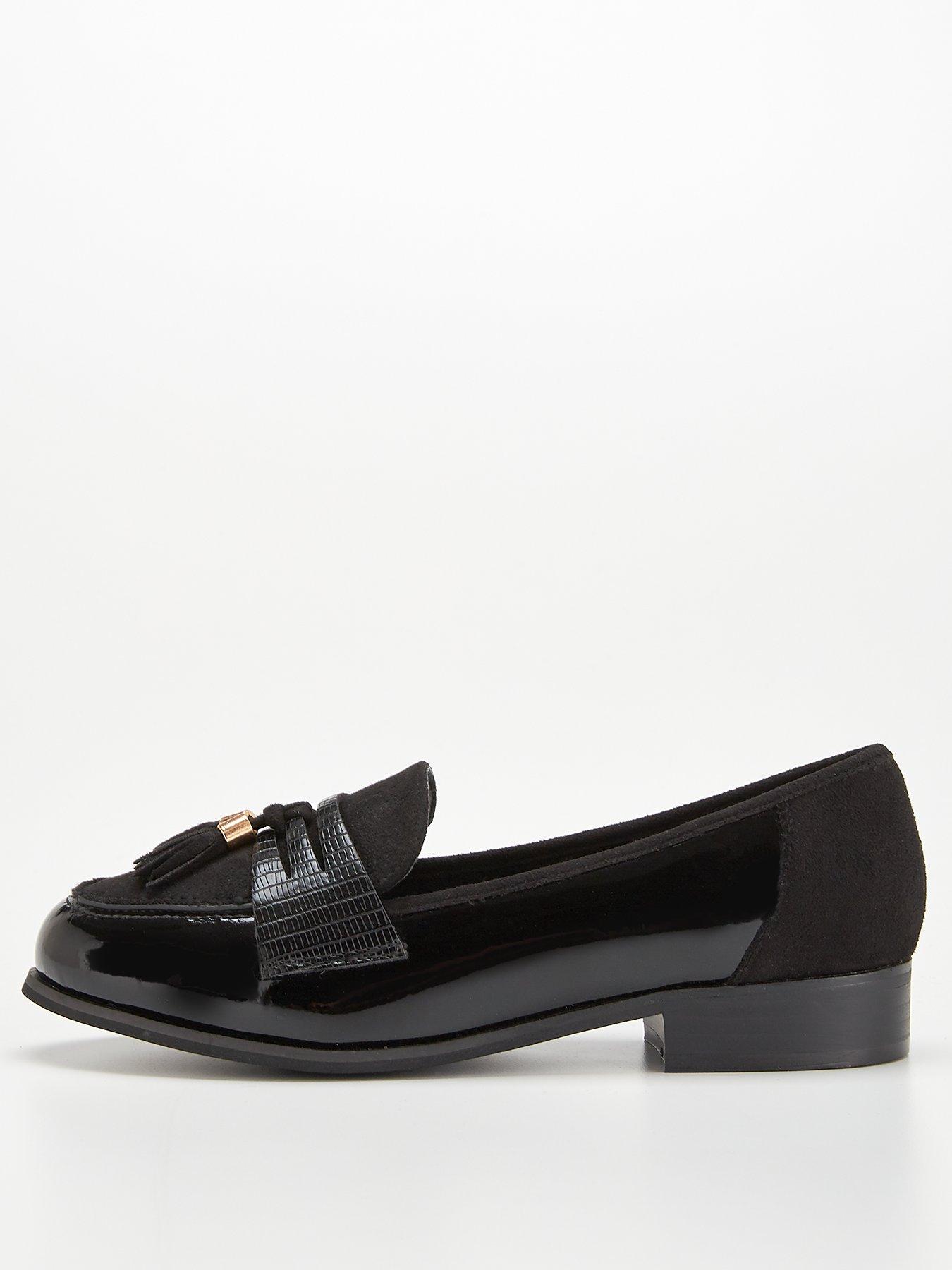  image of everyday-extra-wide-fit-tassel-loafers-black