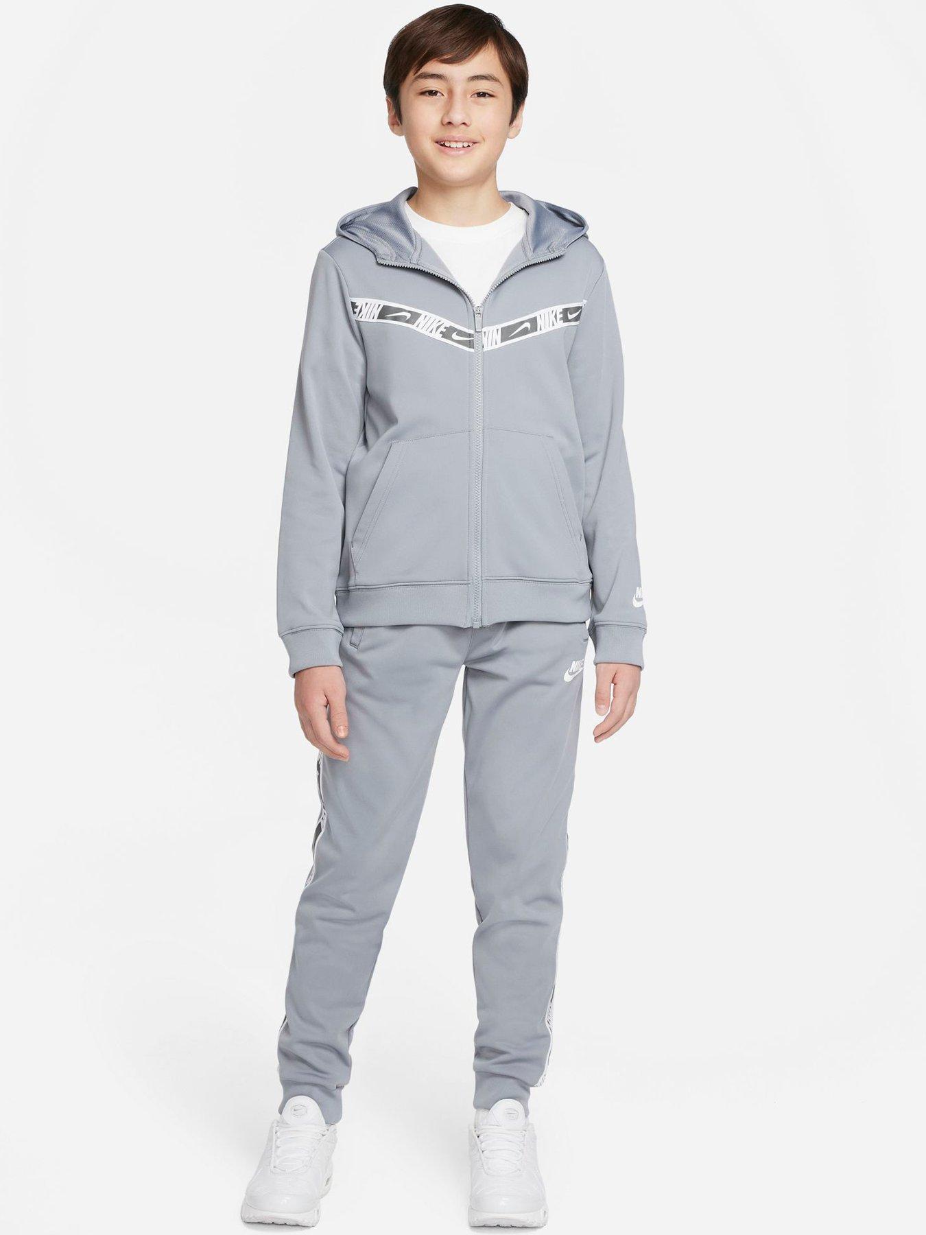 Boys nike best sale hoodie clearance