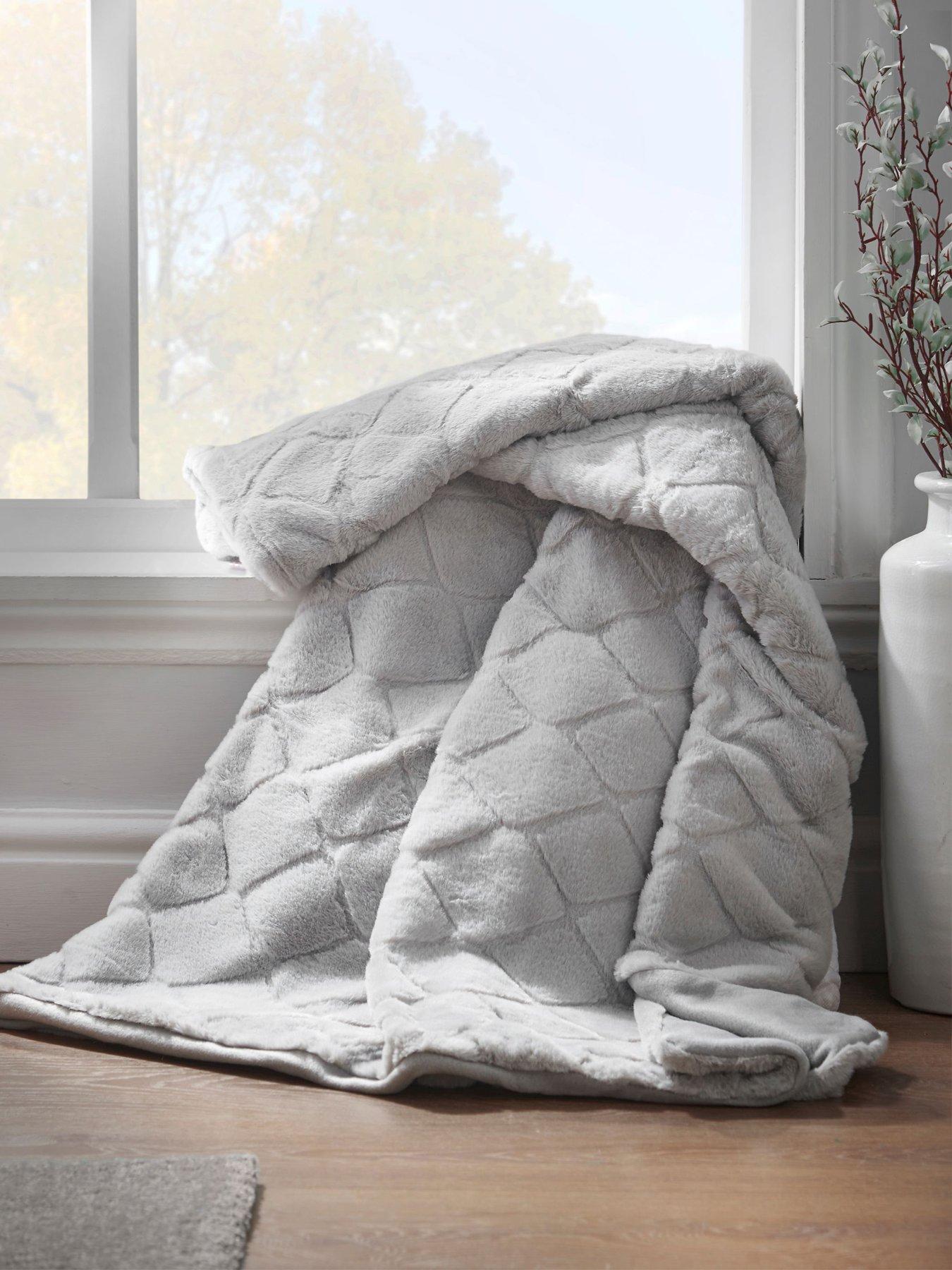 Catherine Lansfield Cosy Diamond Throw Range