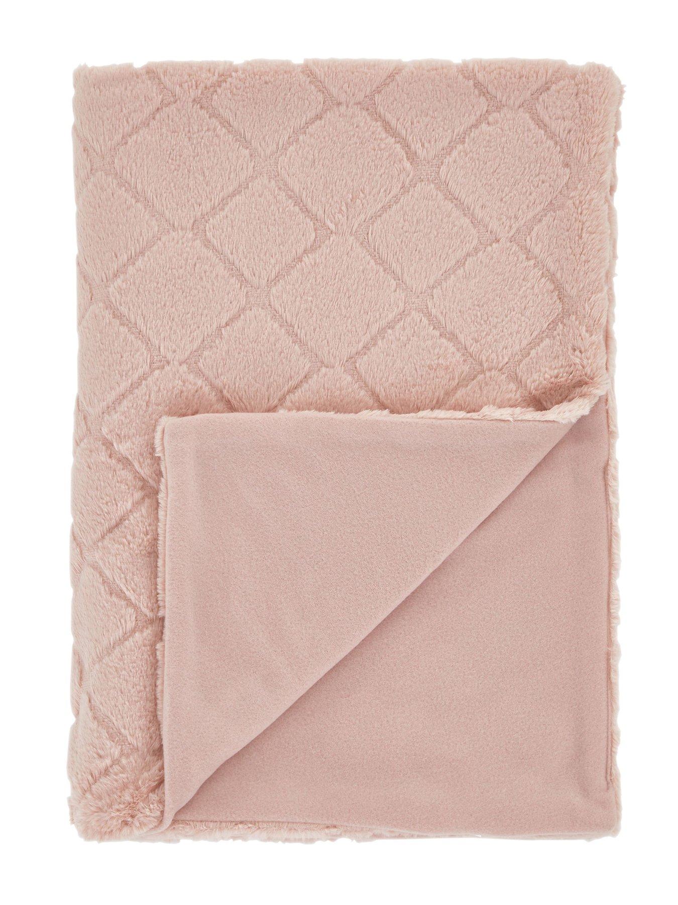 catherine-lansfield-cosy-diamond-throw-range