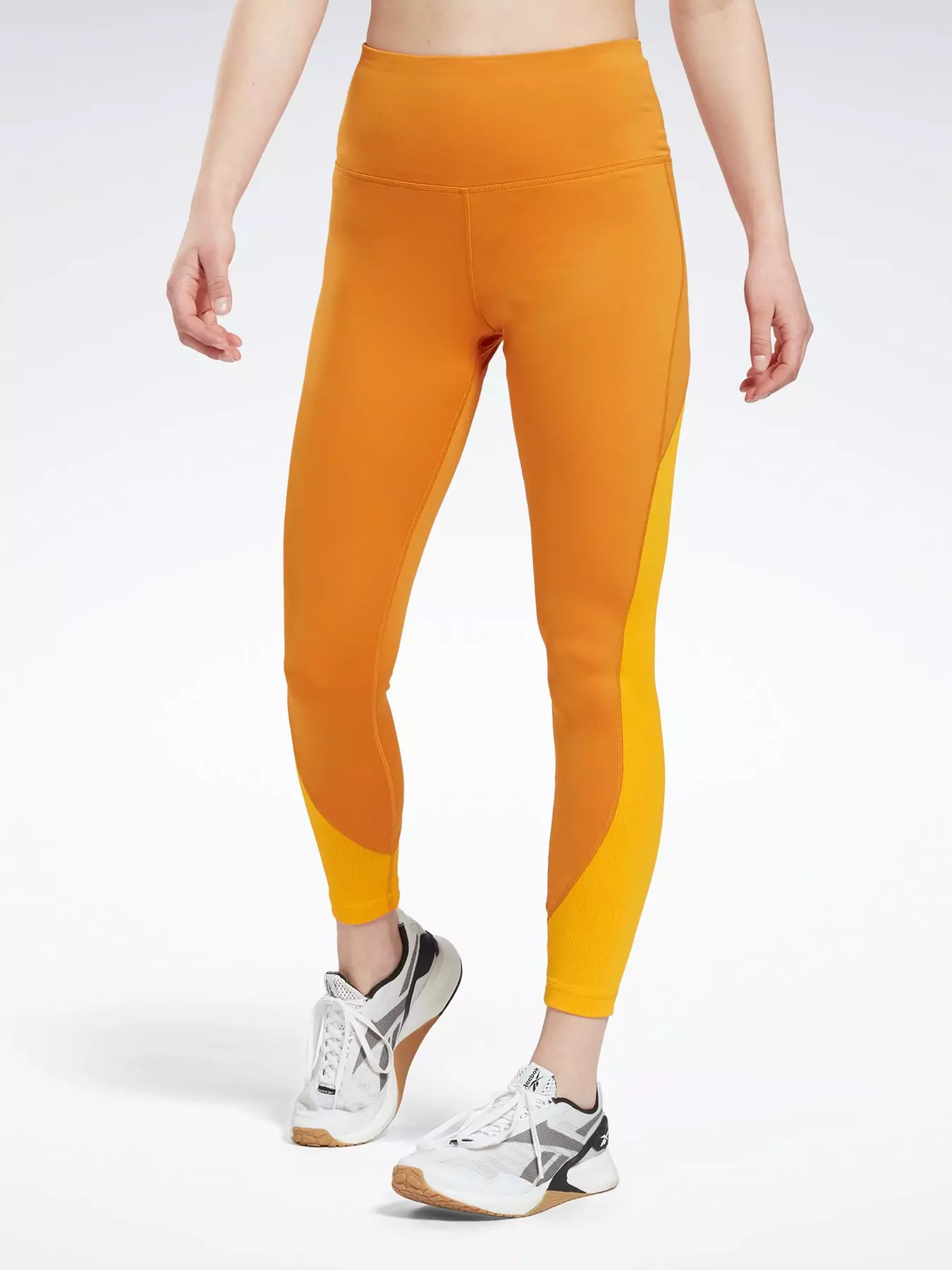 Nike Sportswear Club High-Waisted Leggings - Orange