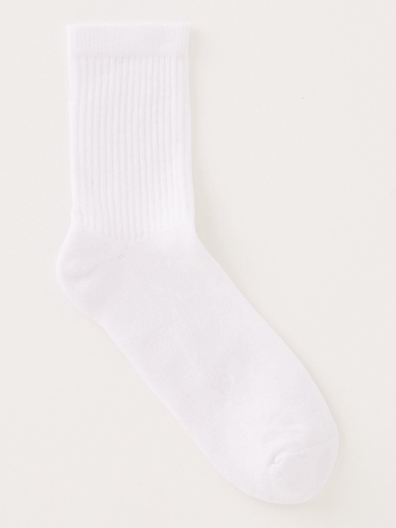 Image 2 of 3 of The Very Collection 5 Pack of&nbsp;Unisex&nbsp;White Sports Socks - White