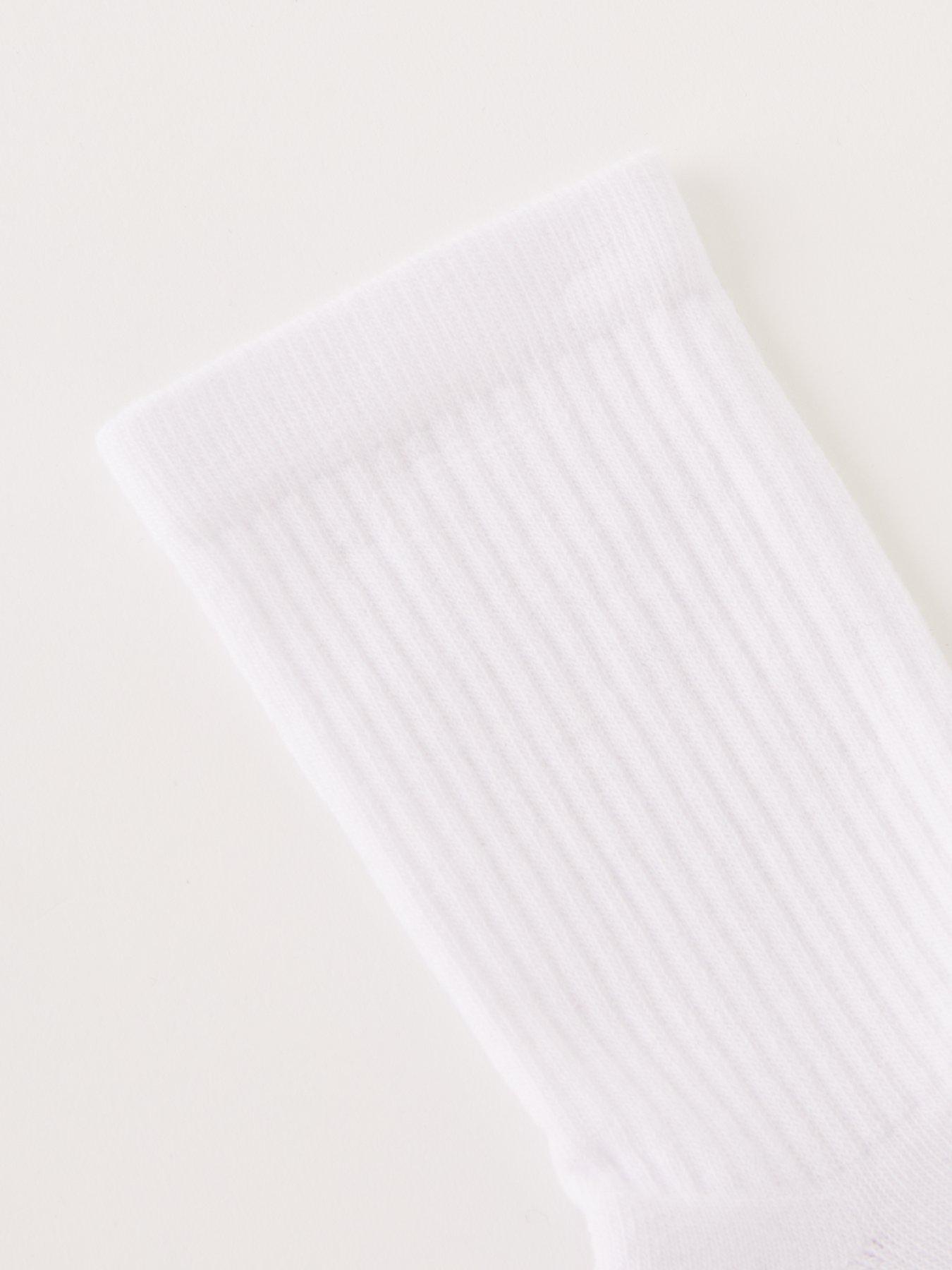 Image 3 of 3 of The Very Collection 5 Pack of&nbsp;Unisex&nbsp;White Sports Socks - White