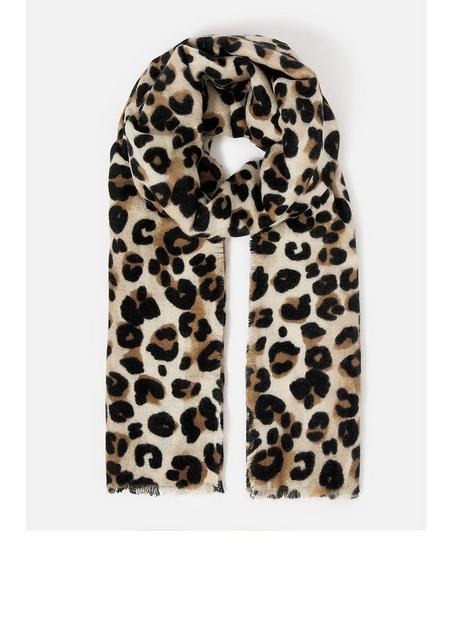 accessorize-lucille-leopard-blanket