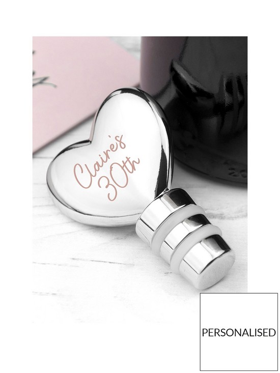front image of treat-republic-personalised-heart-wine-bottle-stopper
