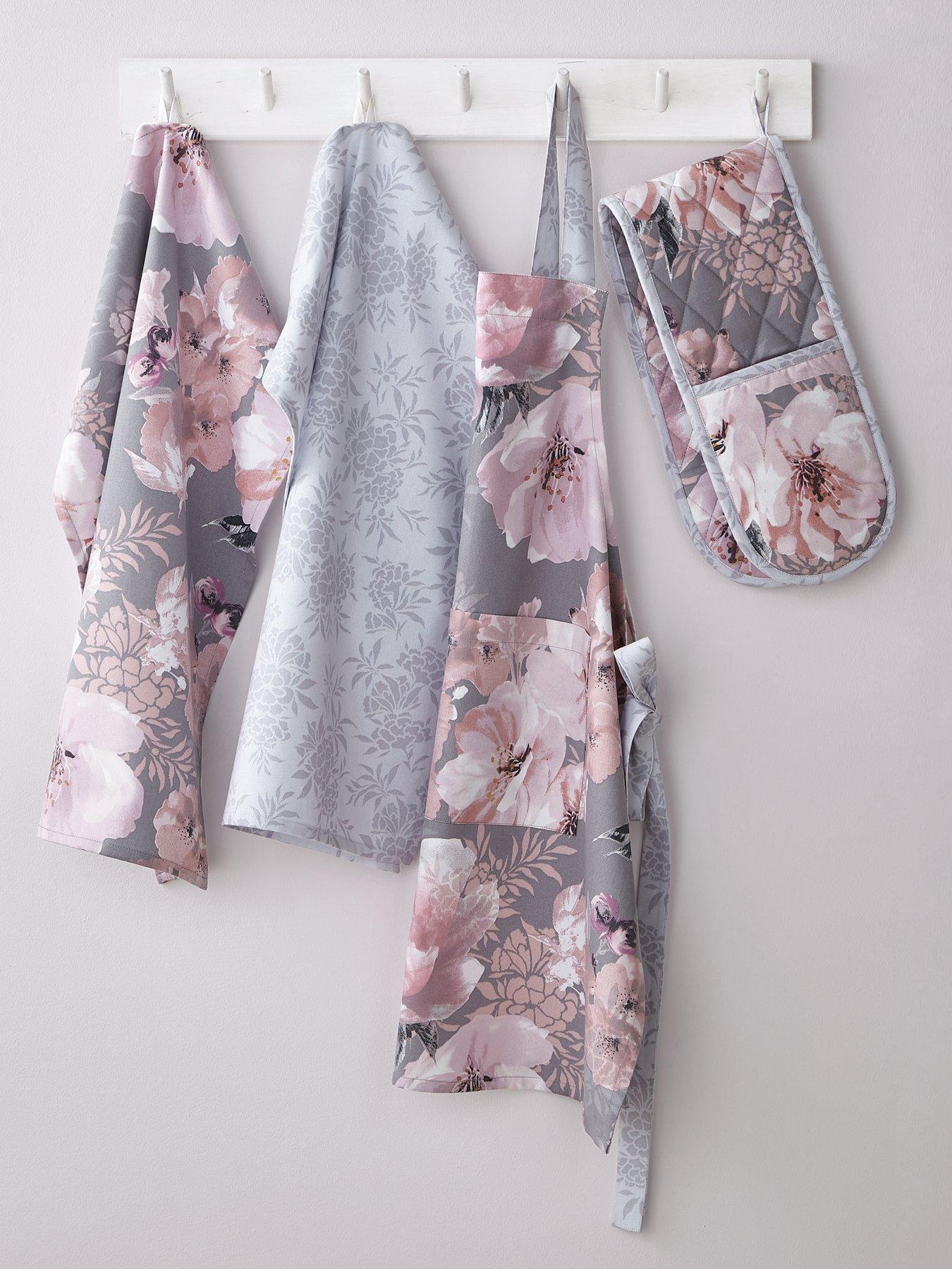  image of catherine-lansfield-dramatic-floral-100-cotton-apron