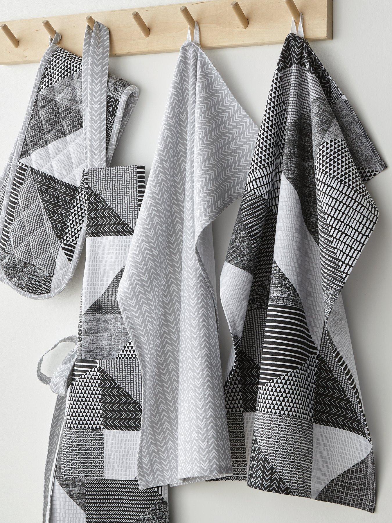 Image 3 of 4 of Catherine Lansfield Larrson Geo Grey&nbsp;Oven Glove