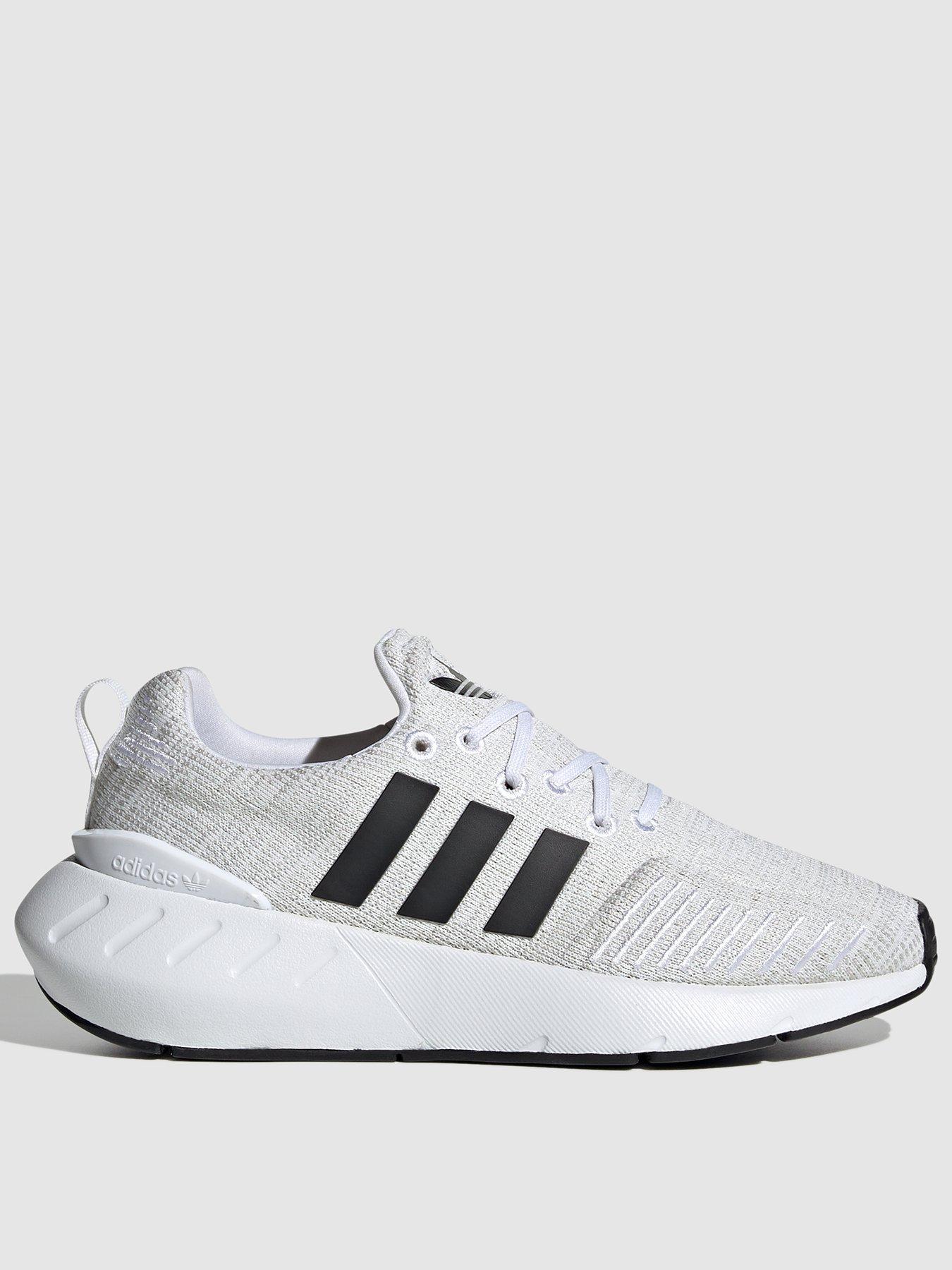 White adidas sales swift run junior