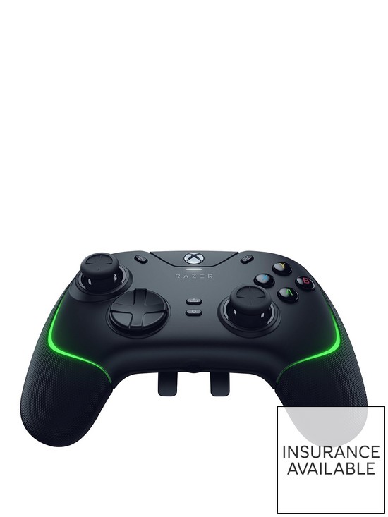 front image of razer-wolverine-v2-controller-with-6-programmable-buttons-amp-hair-trigger-mode-chroma