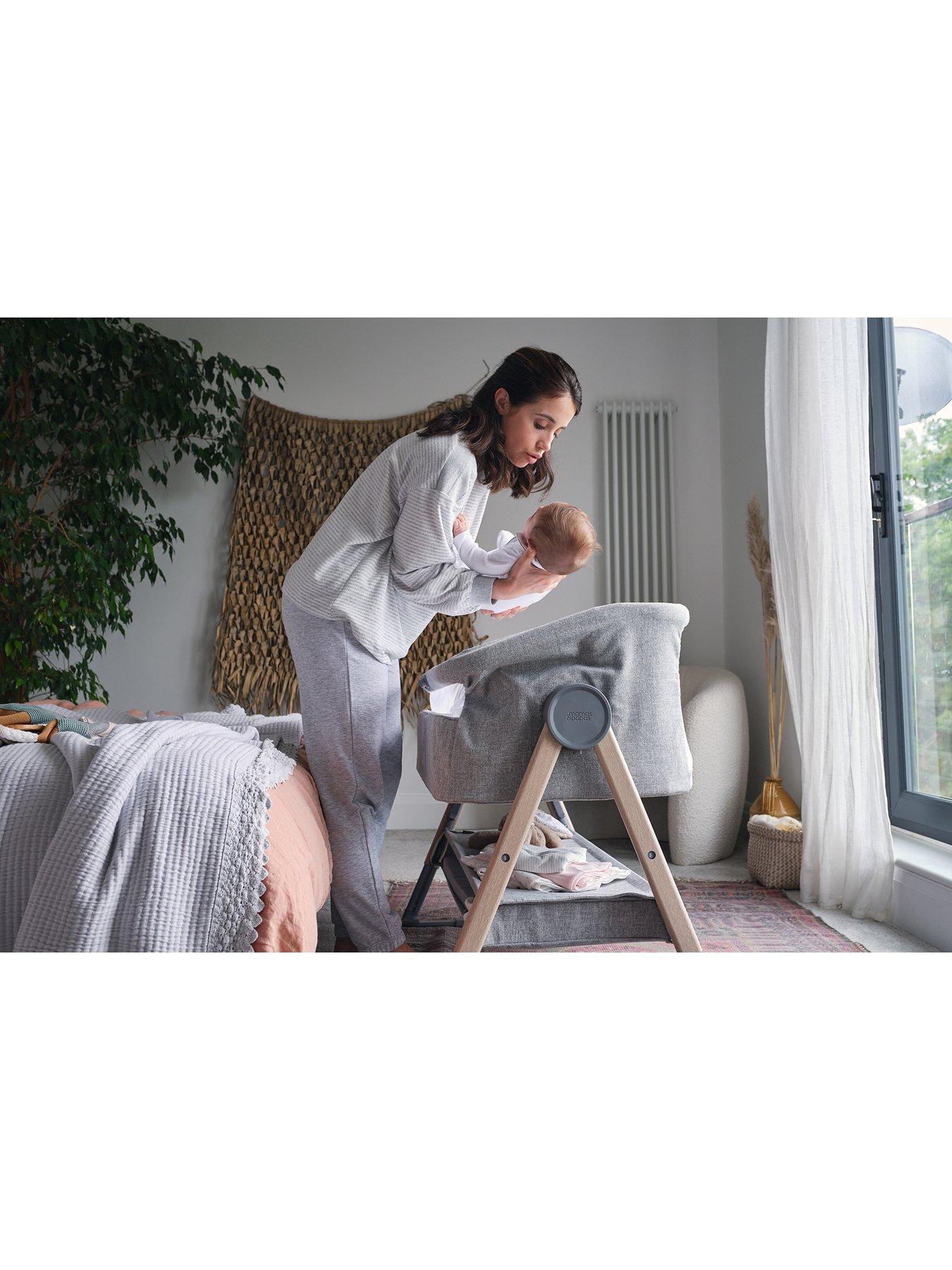 Image 7 of 8 of Mamas & Papas Lua Bedside Crib