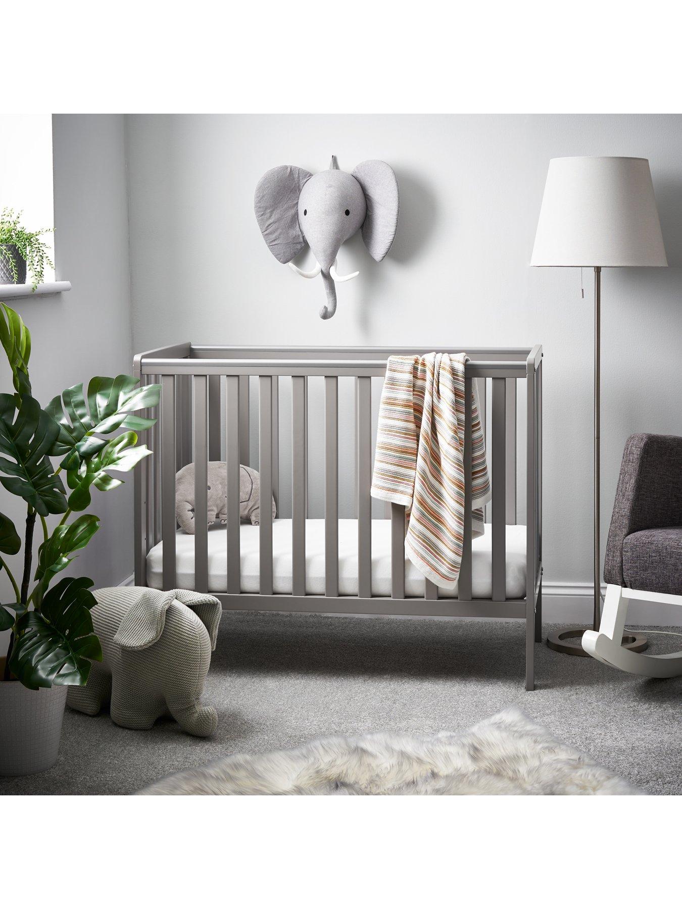 grey cots