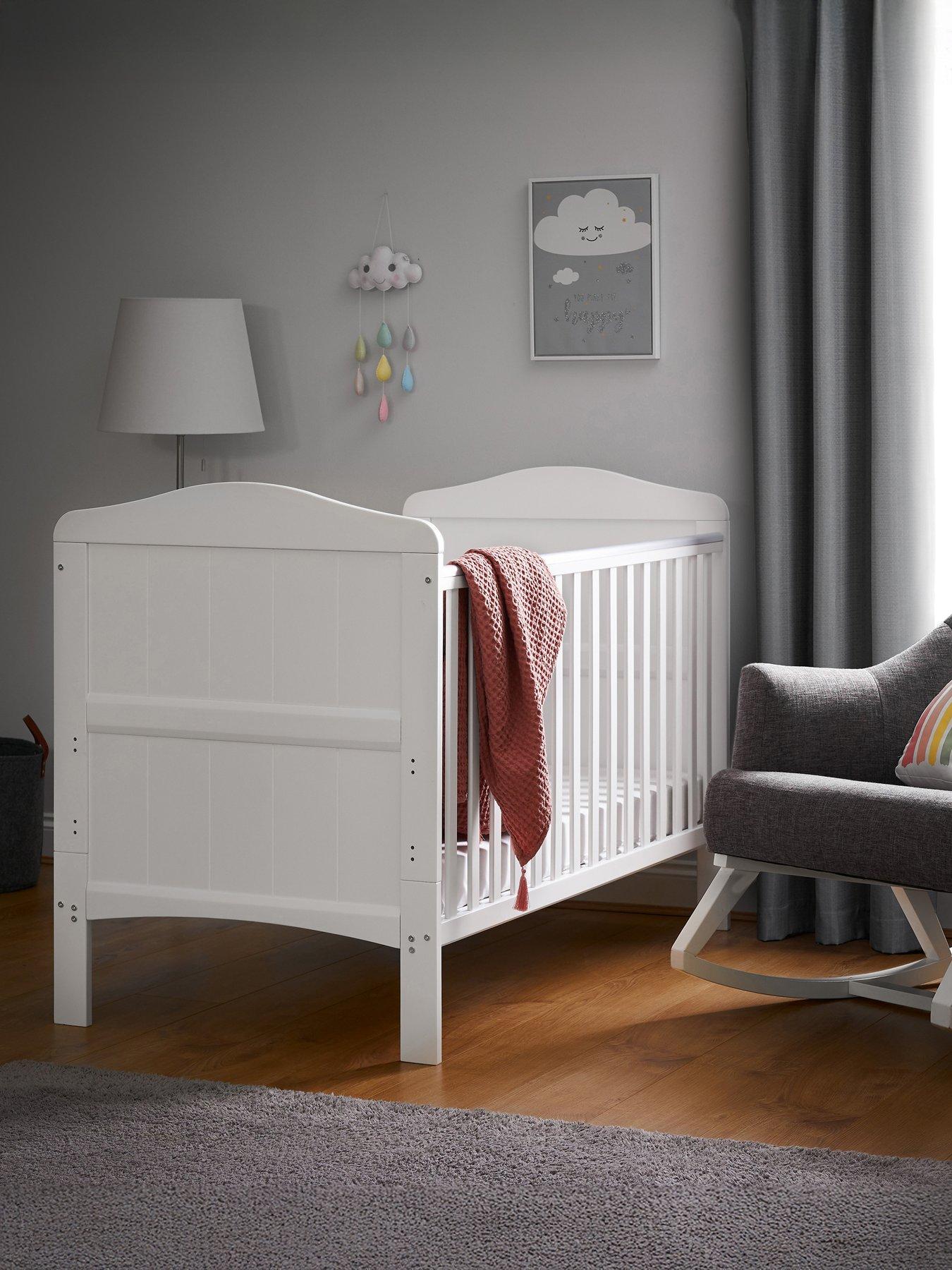 Obaby Whitby Cot Bed  &  Cot Top Changer - White