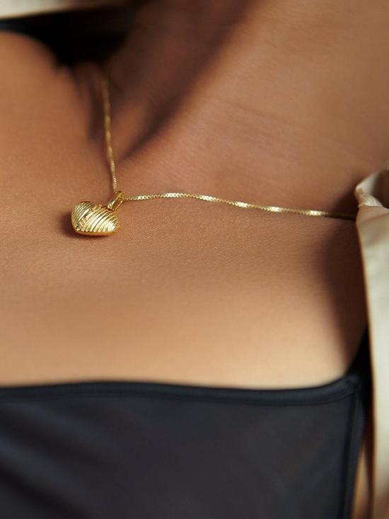 stillFront image of rachel-jackson-deco-love-gold-heart-necklace
