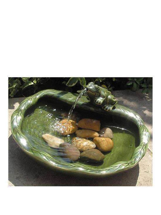 front image of smart-solar-ceramic-frog-solar-on-demand-water-feature