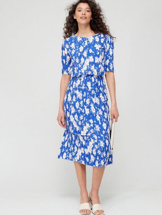 front image of fig-basil-pprinted-plisse-tiered-midi-dress-ndash-bluep