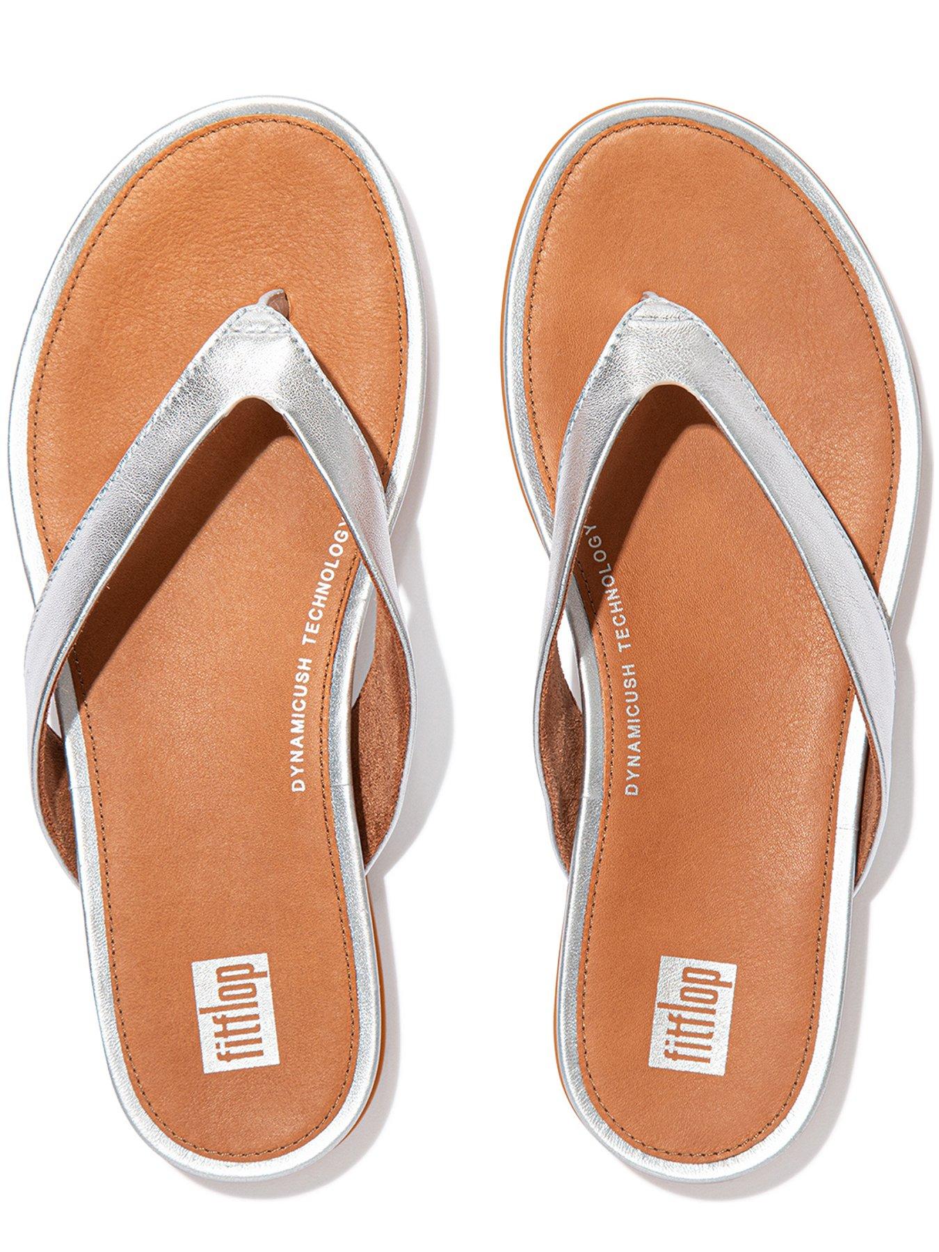 Clarks women's spa store leather flip flop