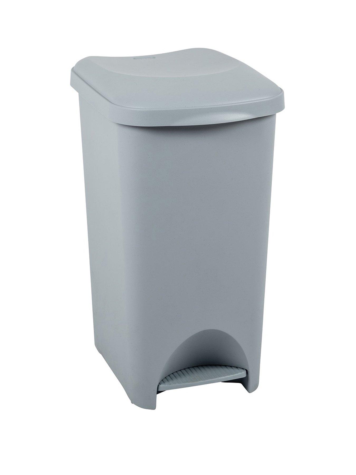 addis-plastic-family-pedal-bin