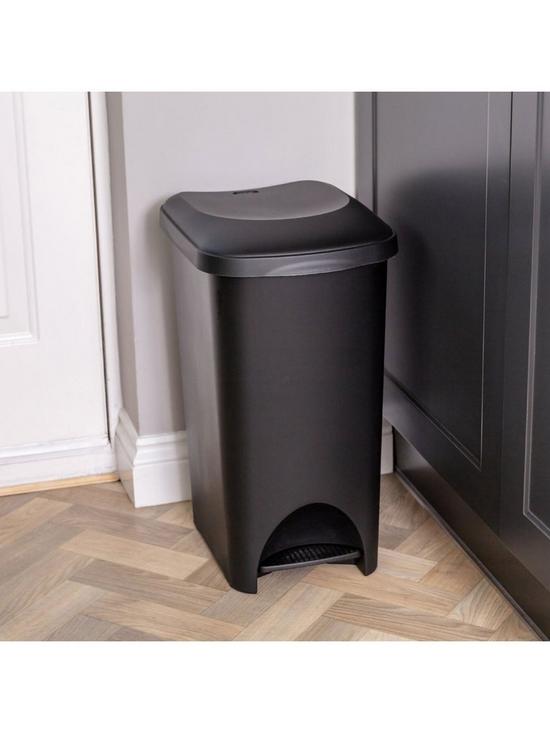 stillFront image of addis-100-recycled-plastic-family-pedal-bin
