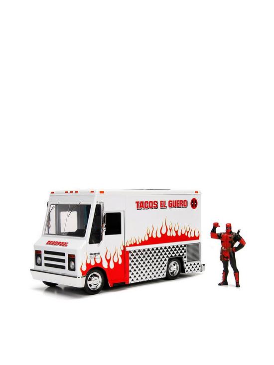front image of marvel-deadpool-food-truck-124
