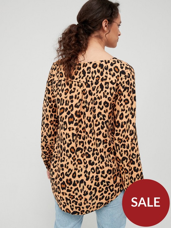stillFront image of vila-vipaya-v-neck-leopard-print-shirt-beige