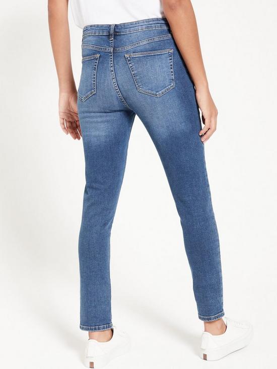 stillFront image of everyday-regular-high-waist-relaxed-skinny-jean-mid-wash