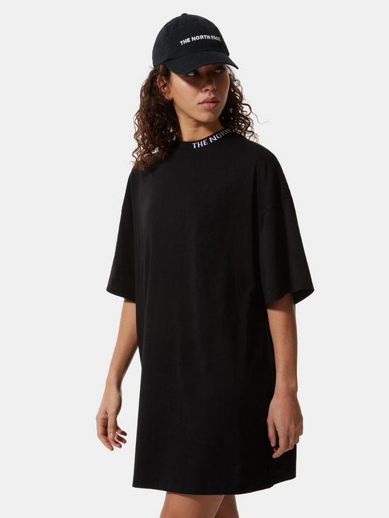 front image of the-north-face-zumu-tee-dress-black