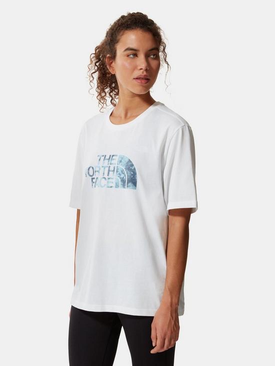 front image of the-north-face-relaxed-easy-tee-whitemulti