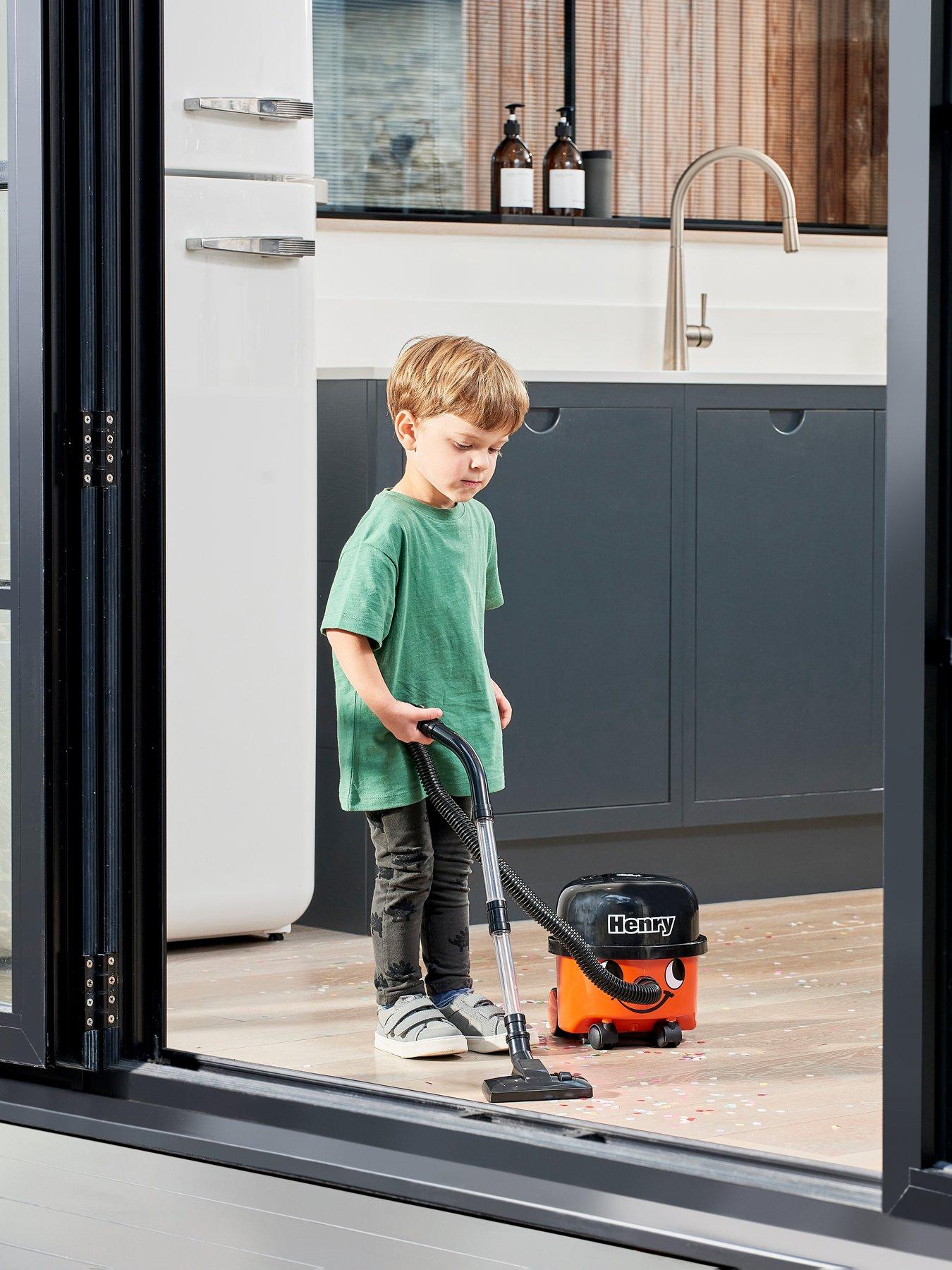 HENRY VACUUM CLEANER