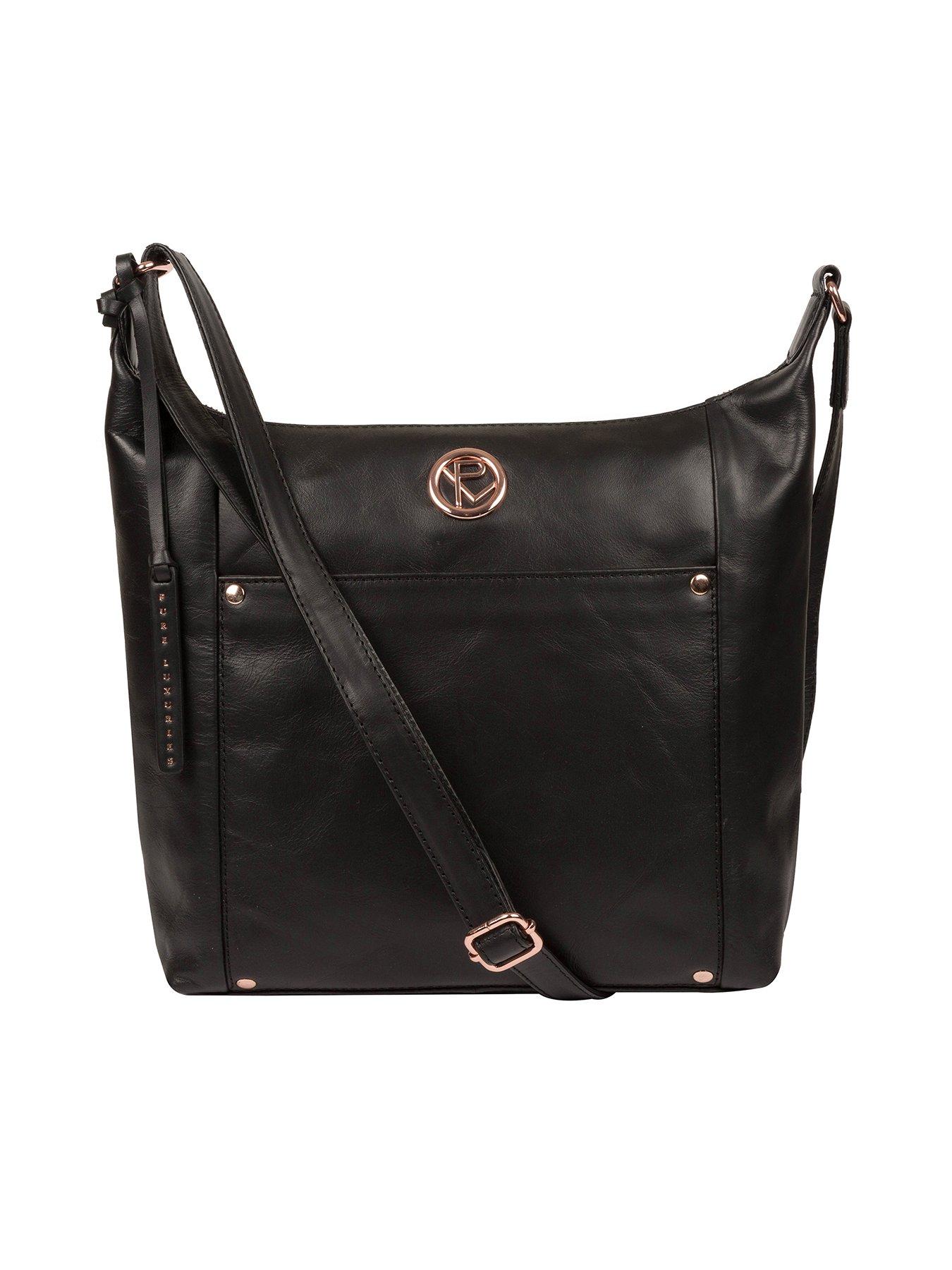 black shoulder