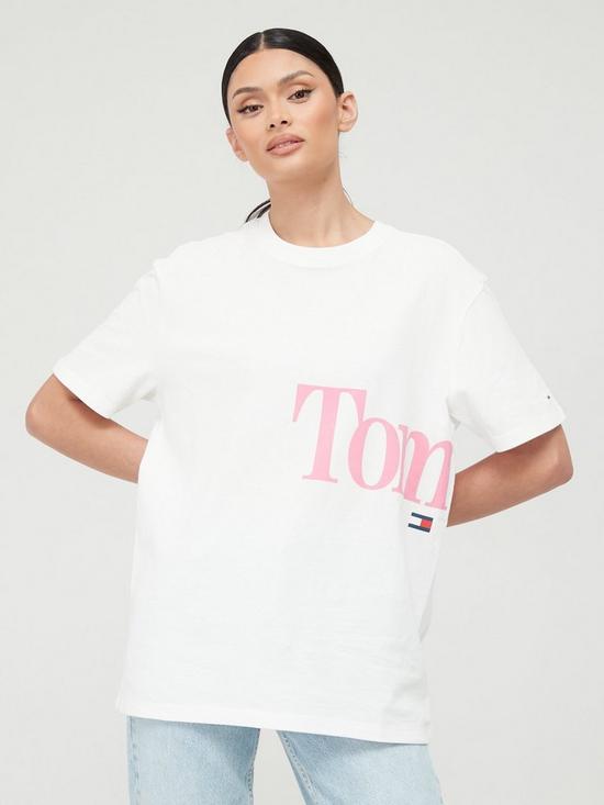front image of tommy-jeans-oversized-bold-tommy-short-sleeve-t-shirtnbsp--white
