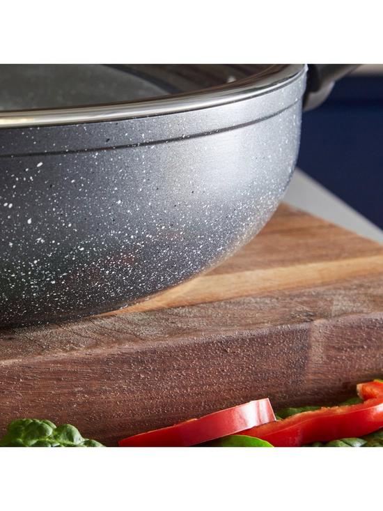 stillFront image of tower-cerastone-30-cm-low-casserole-pan-with-lid