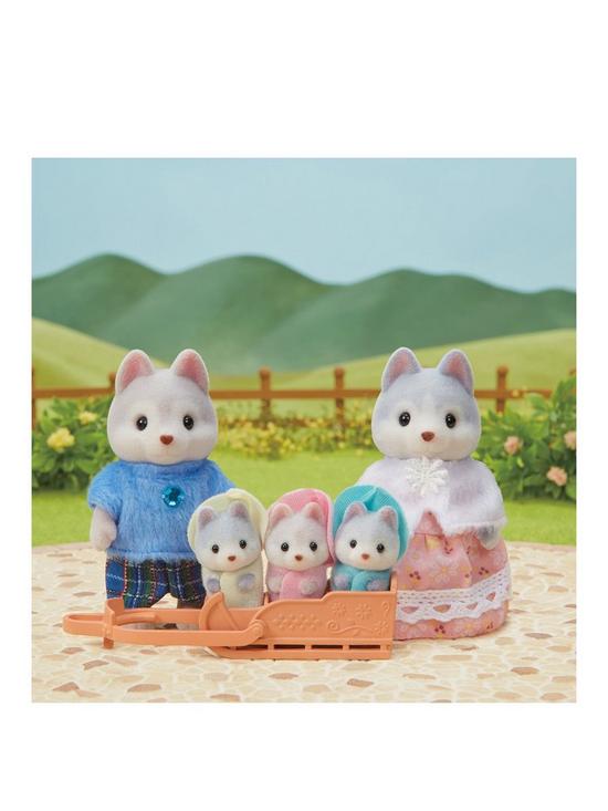 front image of sylvanian-families-husky-family
