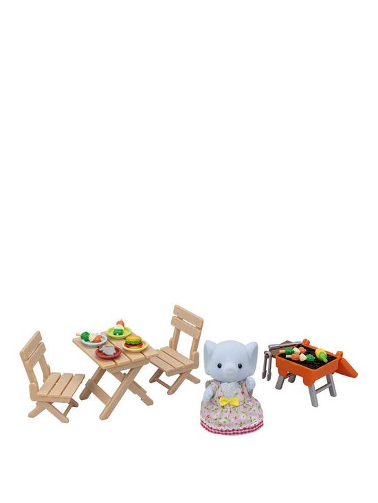 stillFront image of sylvanian-families-bbq-picnic-set-elephant-girl