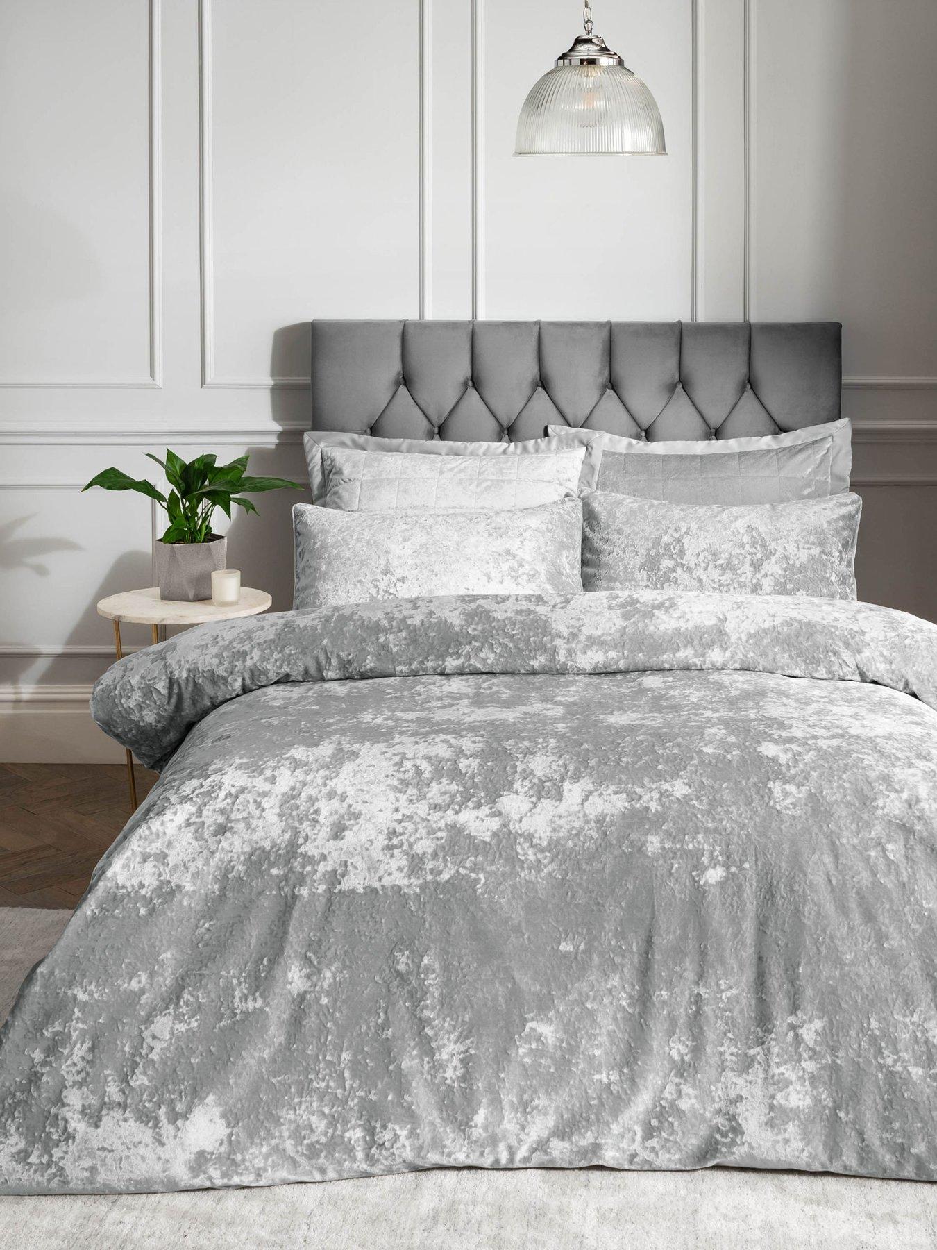 Image 5 of 5 of Catherine Lansfield Crushed Velvet Duvet Cover and Pillowcase Set