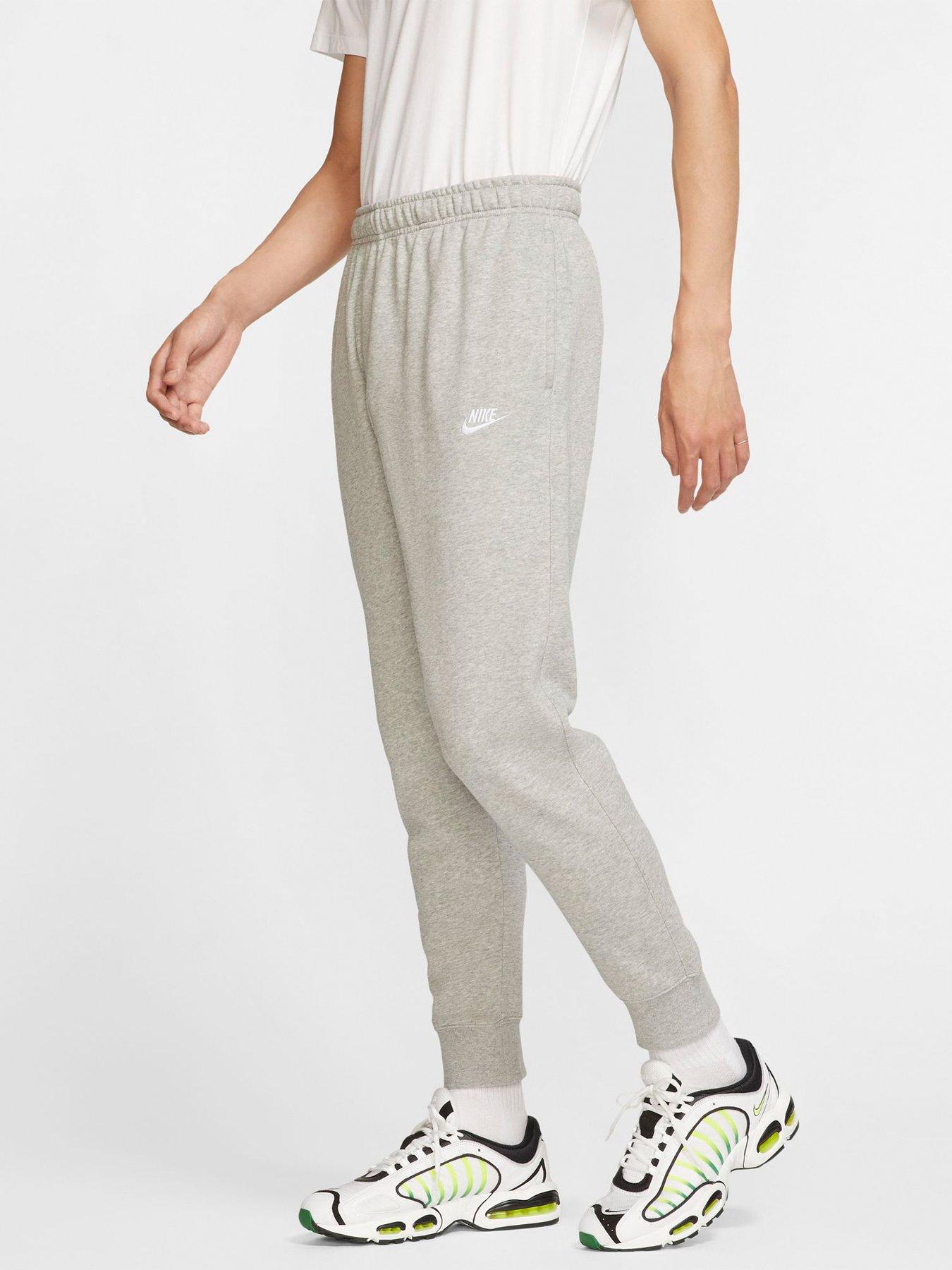 Nike club french terry online cuffed joggers in black