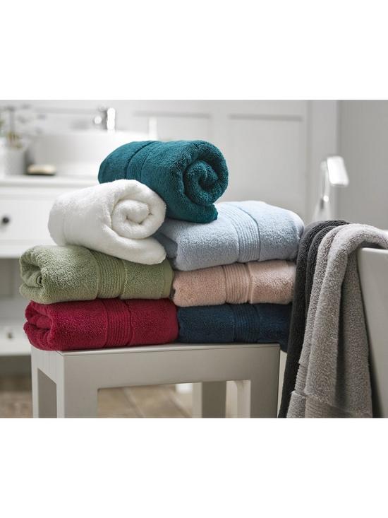 stillFront image of deyongs-winchester-towel-range
